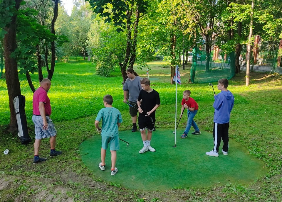 Школьники из Белгорода приступили к мастер-классам гольфа