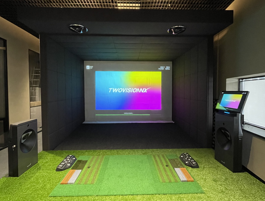 В Омске установили первый гольф-симулятор Golfzon TwoVision NX