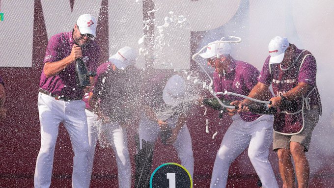 Австралийский квартет празднует победу на турнире LIV Golf Miami