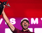 Элвис Смайли триумфально дебютировал в LIV Golf