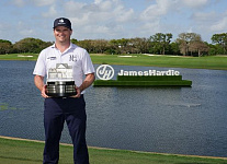 Зак Джонсон триумфально дебютировал в Champions Tour
