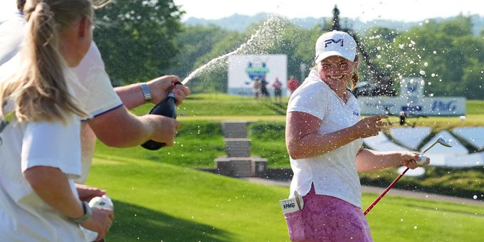 LPGA: Kroger Queen City Championship. Лотти Воуд одержала вторую победу в сезоне