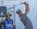 Этот дебютант PGA Tour бьет дальше Брайсона Дешамбо