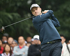 Что в бэге у победителя Чемпионата Мира HSBC Champions Рассела Кнокса