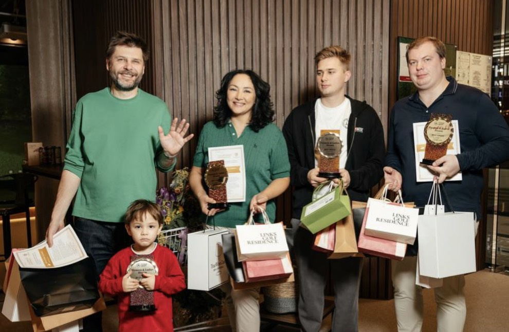 Про-Ам Flowers&Ladies в Гольф Центре: М.Кармолин, С.Акаева, В.Щегольков, Ф.Яровой