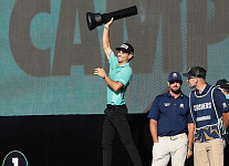 Хоакин Ньеманн доминирует в LIV Golf